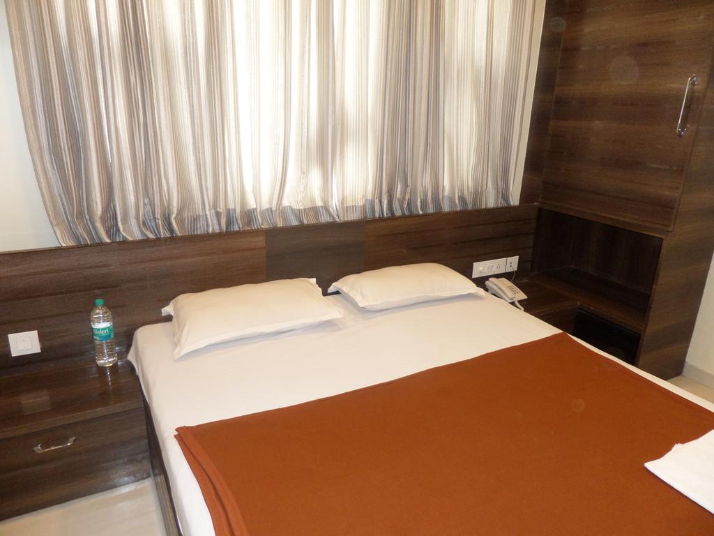 Sai Heera Residency Hotel Shirdi Cameră foto